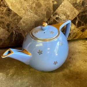 Vintage Hall Periwinkle & Gold Starburst Teapot